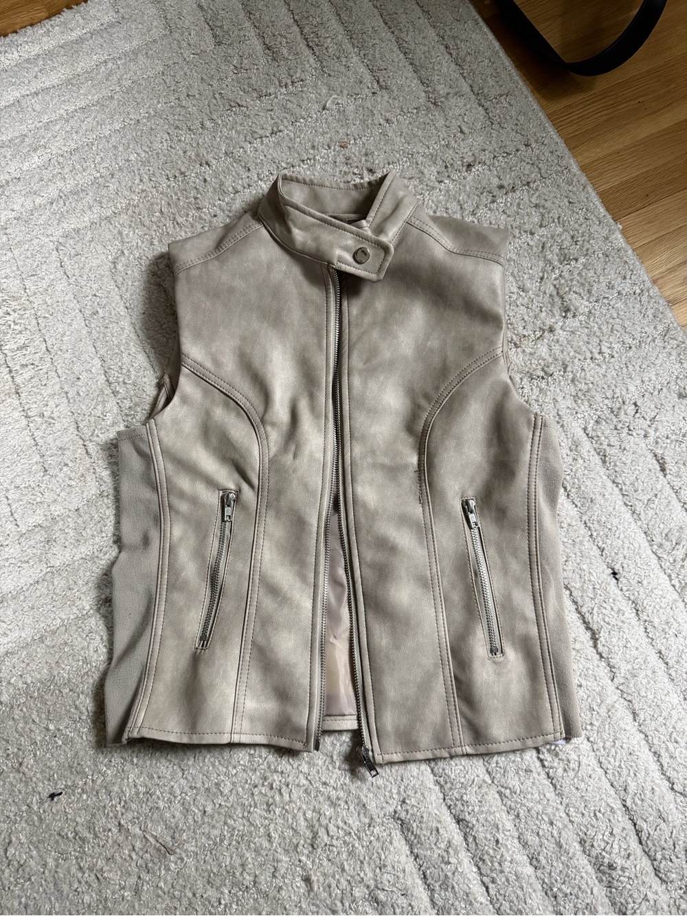 Ci Sono vest